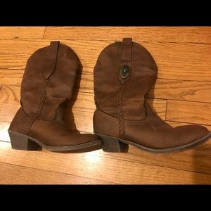Brown cowboy style boot size 8